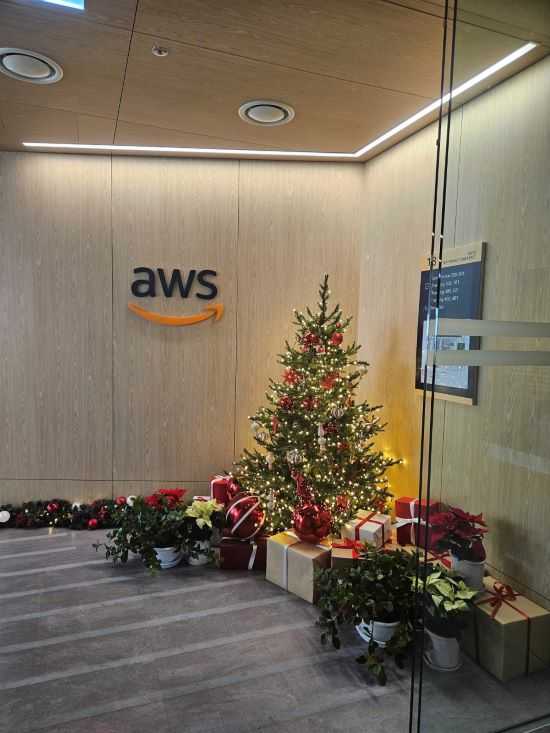 aws.jpg